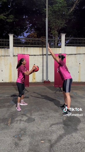 Netball Tips: How to Avoid Getting Obstruction