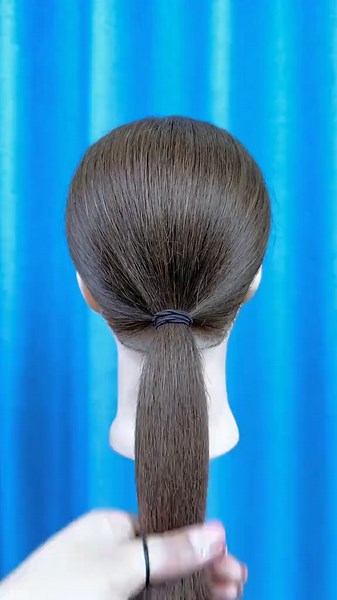 Women’s Braiding Tutorial: Seamless Clip-ins and Tape-ins