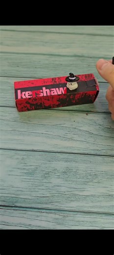 22K views · 90 reactions |  Omg this spring-assist knife flips open smoother than butter 杻 and folds smaller than my phone … I’m obsessed rn  | Cheerlike | Facebook