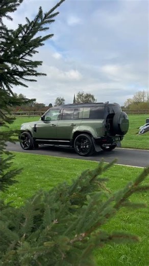 The new Land Rover Defender 110 | Finished in the stunning Woolstone Green.