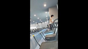 Man runs at incredible speed on treadmill in Jiangsu, China