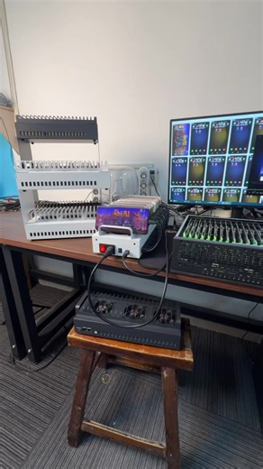 What is Phone farm Dozens of Android phones Box Farm Smartphones Group control No screen No battery motherboard box of Cell phone Farm Streaming farm Granja de teléfonos Telefonfarm #phonefarm #some3ccom #boxphonefarm #boxphone #smartphone