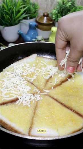 Bread Pizza Recipe | No Oven Pan Pizza | Quick 15 Min Breakfast