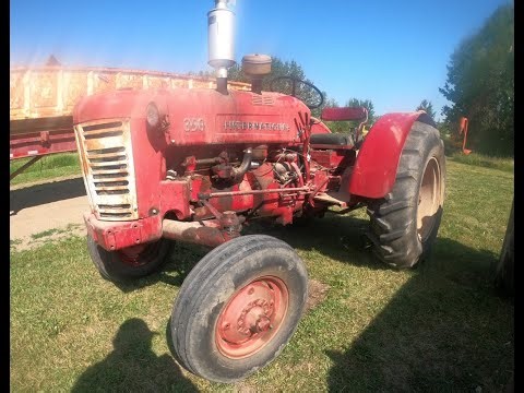 What is an International 350 Wheatland Tractor?