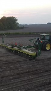 Looking Straight Ahead… #plant26 #johndeere #farming | Model Deere Farmer - AF Customs