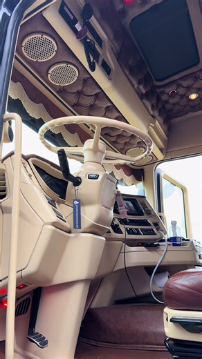 • Kasper Nielsen • #truckspottermathisc9#kaspernielsen#3spoke#interior#R650@M.Callens — transport —@Skelter Style 🤙@truckspots_briek@robbe huysentruyt@Mats Coene@rv.truckphotography@~The_ chiwawa_express~