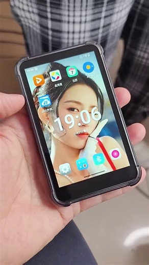 高性能MP4搭载4 64G，玩游戏不卡追剧看小说超丝滑