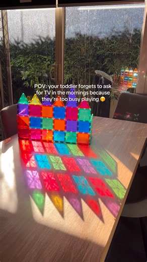 Jane | Pocket full of Playtime on Instagram: "90+ more EASY ideas in my playbooks (link in bio) 🫶🏼 Screen free mornings didn’t happen overnight for us, but slowly, play has become our new routine 🌈 What used to be an immediate request for Paw Patrol is now anticipation for an activity. She doesn’t know it took me only 2 mins to set up the night before 🙌🏼 She’s excited and it’s truely helped in developing her independent play 💫 Just sharing what’s been working for us in the hopes it resonat