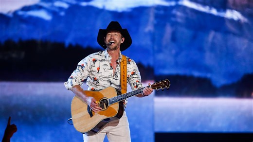 Paul Brandt addresses questions about his opinion on Alberta separatism