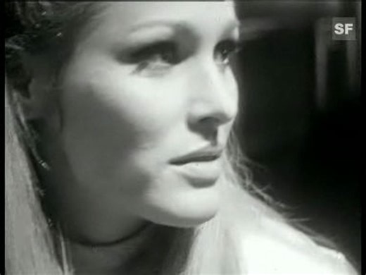 Ursula Andress: Ein Interview mit der berühmten Schweizerin