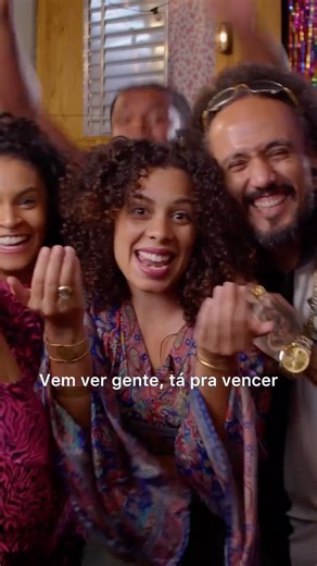 Tá pra Vencer on Instagram: "O assunto é sério, o riso é garantido e a equipe é de milhões! VEM VER “TÁ PRA VENCER!” 🎈 Ter a saúde mental da população negra e periférica, o excesso de trabalho - um dos temas atuais mais importantes com a PEC 6x1 - e o Burnout como pano de fundo da nossa história, faz do nosso espetáculo urgente pro nosso tempo: como tratamos de temas tão densos de forma acessível, leve e bem humorada? Por isso juntamos essa equipe tão incrível, idealizada por @ailtonbarrossatur