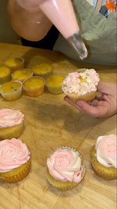 How to decorate cupcakes for Valentine’s Day! #cupcakes #valentinesday #baking #cakedecorating #mountaincookinwithmissy #wiltontips | Mountain Cookin’ with Missy