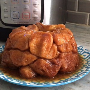 532K views · 319 reactions | Don't Feel like turning on your oven to make Monkey Bread? I don't blame you! You can make this simple and delicious Monkey Bread in your Instant Pot! Here's the full recipe: https://foodnservice.com/instant-pot-monkey-bread/ | Foodnservice | Facebook