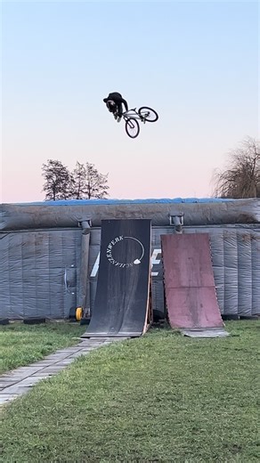 New Switch 3 Down Technique in Mountain Biking