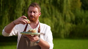 La Table de Julien: pomme de terre Macaire aux petits gris - RTBF Actus