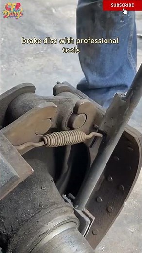 Install the spring of the truck brake disc with professional tools