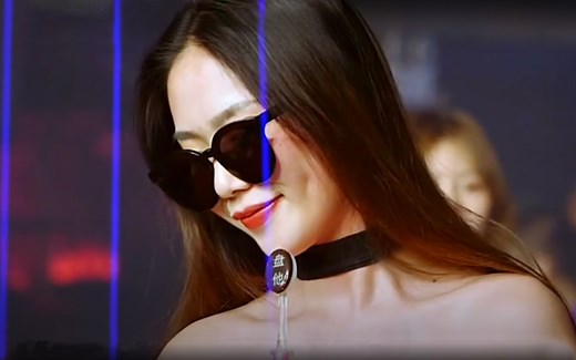 夜店嗨场 酒吧迪厅 美女狂欢蹦迪 窈窕美艳，DJ嗨曲慢摇