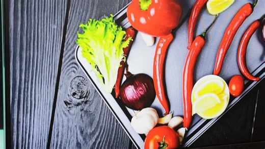 三星G50D电竞显示器，为你的游戏世界注入“ZUO”力新体验！高刷低延迟，畅享丝滑战场，开黑吃鸡更带感。办公室熬夜赶工、客厅深夜团战，画面流畅不拖影，久盯也不累