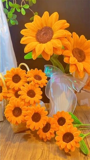 DIY Sunflower 🌻Pipe Cleaner Flower Tutorial ✨Super Easy Craft! #shorts #viralshorts #diycrafts