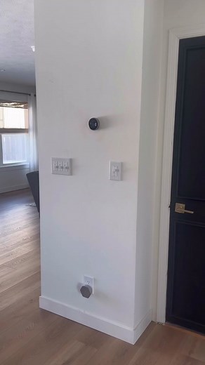 Beadboard wallpaper! Quick afternoon project to create a beadboard accent (coat rack) wall without having to use the saw to cut around all of these outlets! This stuff is kind of amazing 🤩 It’s textured and looks like real Beadboard! It’s paintable and so easy to put up! More fun details to add to this wall coming up this week! Stay tuned! Cheers 🥂