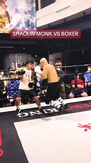 Monk switcharoo footwork was 🔥. How’d he do? What might make a monk good at boxing? Follow us for boxing bro🥊 —————— Credit: unknown please tag —————— #boxing #boxingday #boxeo #boxingmonk #martialarts #mixedmartialarts #mma #boxingtraining #boxingworkout #sparring #sparringpartner #sparringday #boxinggym #boxinglife #boxingfan #boxingfans #boxingcoach #boxingtrainer