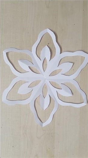 Easy and beautiful snowflake making with paper #youtubeshort #papercrafts #shortsfeed #snowflake