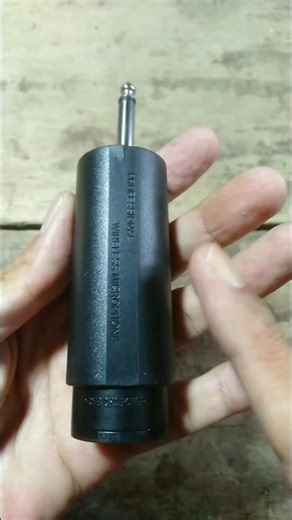 how to open a wireless mic receiver