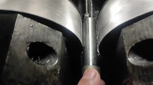 Hydraulic thread rolling machines are used to manufacture straight-threaded splines. Do you need a hydraulic thread rolling machine?#threadrollingmachine #tiktok #screwthreadrolling #Roundsteelrollingmachine #steelbarrollingmachine