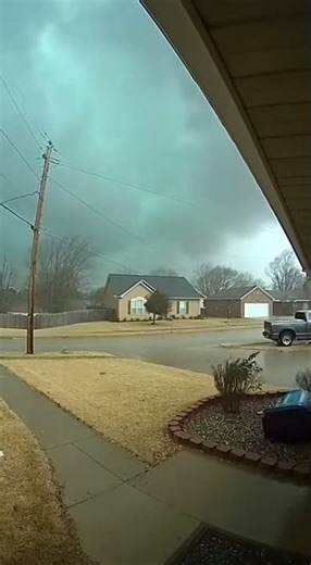 What did this security camera capture when nobody was watching?