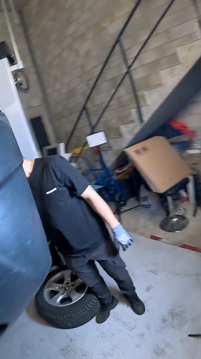 1.2K views · 695 reactions | Le stagiaire saison 1 ep 1 藍 #mecaniqueautomobile #garage | Akr Argeles | Facebook