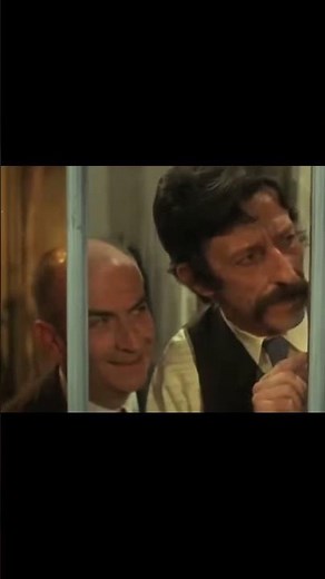 Le tatoué (1968): "Qu'est ce qu'il a dans le dos...".