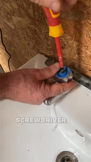 423K views · 2K reactions | Jimmy from Learn2DIY shows you how to change a tap insert even when you can’t turn off the water supply ‍♂️ A handy fix that’ll save you time, stress, and a soaking! #Learn2DIY #DIYTips #PlumbingFix #TapRepair #HomeMaintenance #DIYHacks #PlumbingMadeEasy #FixItYourself #DIYIreland #HomeDIY #WaterLeakFix #PlumberTips #TapReplacement #HandyHomeFixes | Learn2Diy | Facebook