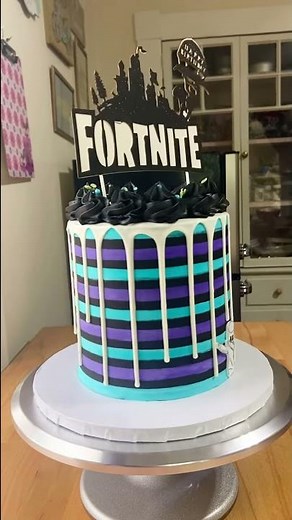 How To Create A Striped Cake tutorial