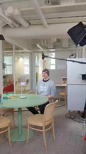 🤩Oi niitä aikoja!🤩 Reilut kaksi vuotta sitten pääsin tapaamaan @worldvision kummi lastani Keniassa ja tänään meille oli järjestetty videopuhelu! Evans kertoi mahtavasta koulu menestyksestään (ja teki kummin ylpeäksi), perheensä voinnista ja lopulta puhelu meni tietenkin ihan tanssiksi! Ps. World Visionin paikalliset työntekijät osasivat viheltää pelin tällä kertaa melkein heti poikki. Pari vuotta sitten tanssirientojen kesto laskettiin tunneissa!🕺 - 🤩Awesomeness ensues!🤩 I got to visit my W