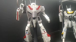 VIDEO: #Robotech: The #Macross Saga VF-1 line on display at San Diego Comic-Con International. #SDCC #Toys #Anime | Robotech