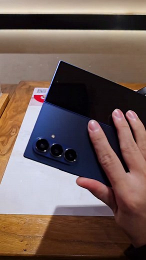 Samsung Fold7 Transparent Screen Who knew you could operate a mobile phone like this! | Trendy Tech Review