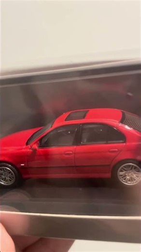 Realistic BMW M5 E39 in Red