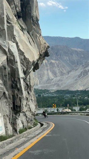 The 8th Wonder - The Karakorum Highway Gilgit Baltistan #mountains #scenichighway #mountainhighway