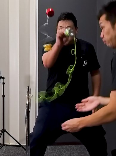 Master Yo-Yo Tricks with World Champion Techniques