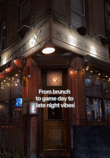 🎁🎉Keep the holiday energy going at Roebling Sporting Club. #nyceats #nycfoodie #brooklyneats #brunch #sportsbar