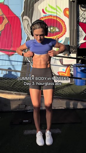 Summer program out now! #PilatesWithWeights #PilatesTok #GirlsWhoLift #FullBodySculpt #DumbbellOnlyWorkouts