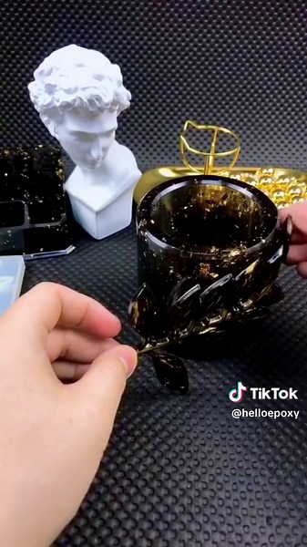 Handmade Epoxy Resin Storage Cup Creation