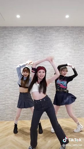 「Poppin' Shakin'」ダンスチャレンジ #NiziU #RIKU #MAYUKA #MIIHI #WithU #Poppin_Shakin #PoppinShakin_DanceChallenge