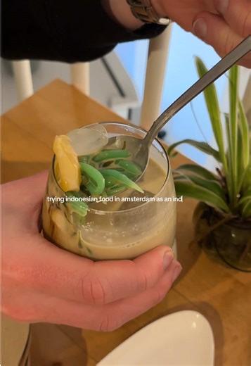 one of my favourite things to do is try out new indonesian food spots in amsterdam 🥹 the people are always so sweet and i get a taste of home!! the menu is fully halal filled with delicious options like ayam geprek, soto kuning, cendol 🤤 @javakitchennl 🤎 - #indonesianfood #indonesisch #halalfood #amsterdamfood #amsterdamlocal