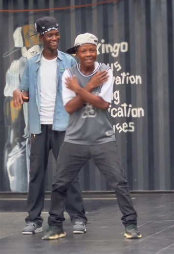 Ogbafia Dance Challenge with Wizkid and Friends