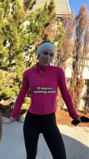 running in the winter is easier when you have a cute outfit on☺️ #runner #runnerstiktok #runnershigh #runningcommunity #runningtips #runningfits #raceprep #Running