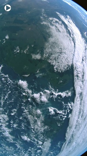 There's no place like Earth. 🌎 Explore our planet as we capture incredible landscapes from space. Our mission is to educate, inspire, and benefit humanity, raising awareness about the importance of preserving our planet and understanding our interconnectedness. #earthfromspace #planetearth #earthfocus #earthdaily #earthview #amazingview #4kvideo #satelliteimagery #satellitevideo | Sen