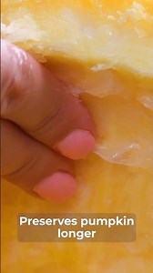 Elevate your table this fall with this pumpkin centerpiece 🎃💐