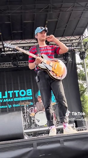 Djo Live Concert Performance: End of Beginning Tour