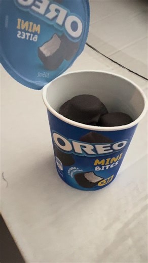 @OREO Mini Bites Oreo Mini Bites are the ultimate frozen snack with the Australian sun coming. It’s creamy vanilla ice cream coated in that iconic crushed Oreo cookie crunch. Sweet, chocolatey, and bite-sized, they pack the full Oreo experience into the perfect little treat What do you guys think? Will you be trying it? Comment what you think? Follow for more! Not sponsored #ChefSimon #oreo #minibites #cookies #icecream